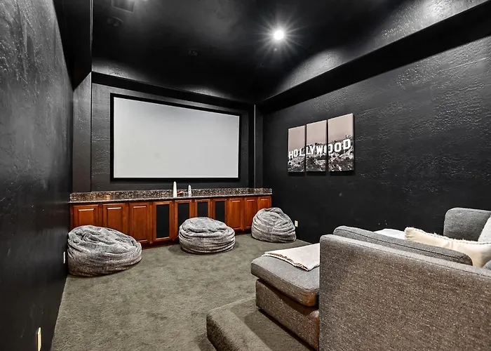 Private Movie Theater Luxury Pool Hot Tub *