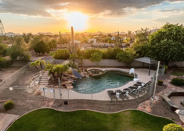 Private Movie Theater Luxury Pool Hot Tub *