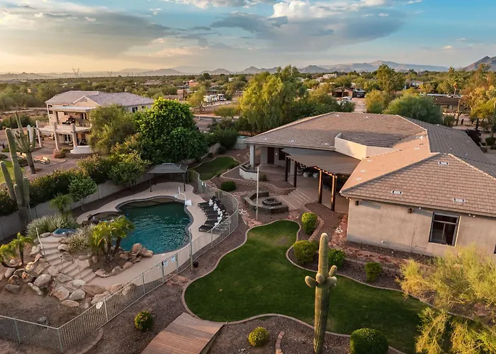 Private Movie Theater Luxury Pool Hot Tub Holiday home Scottsdale