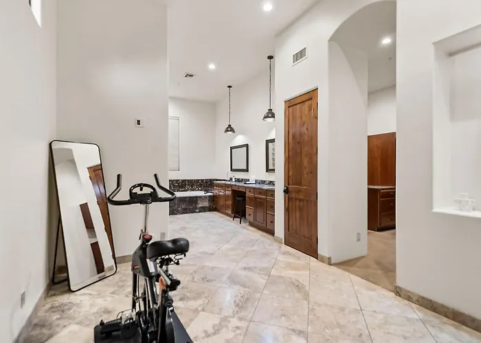 Private Movie Theater Luxury Pool Hot Tub Holiday home Scottsdale