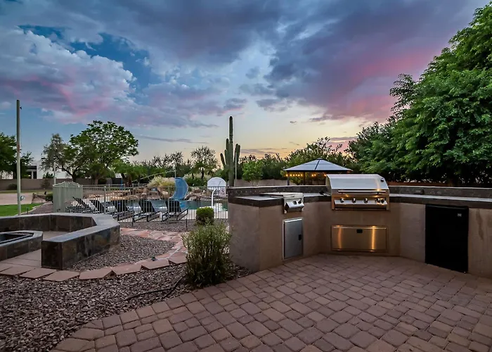 Private Movie Theater Luxury Pool Hot Tub Holiday home Scottsdale